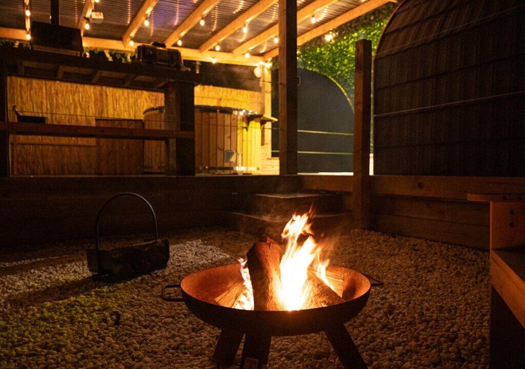 Portside Pasture cabin, with fire pit and pellet hot tub